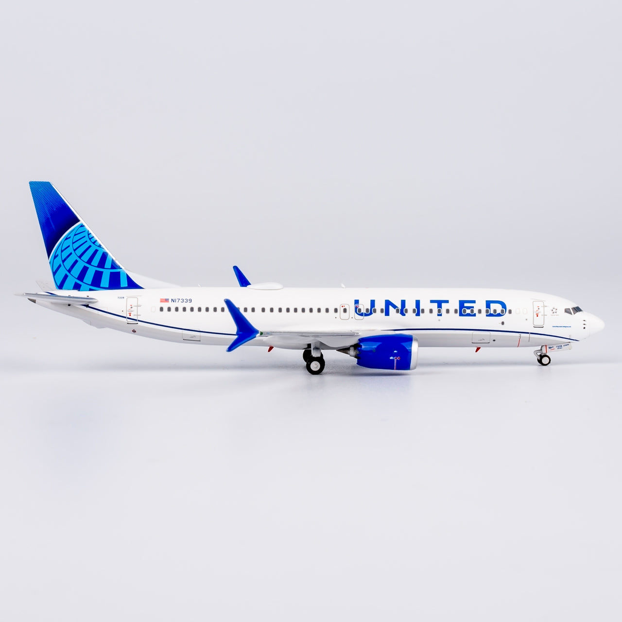 1/400 United Airlines Boeing 737 MAX8 N17339 NG88038 - cover